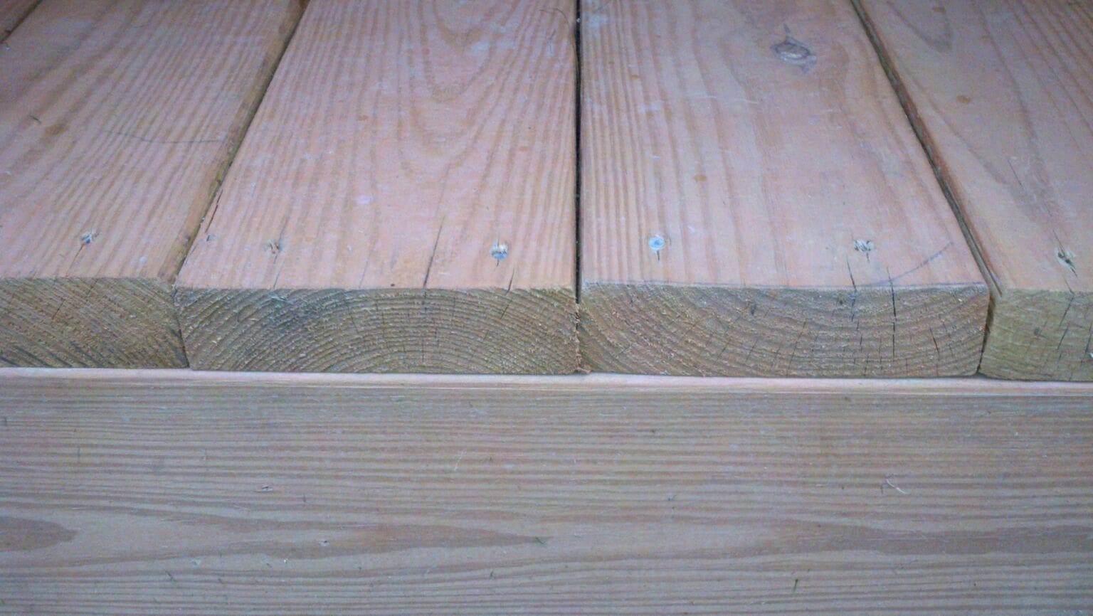 ‣ MyFixitUpLife How to lay deck boards: crown (grain) up or down during deck installation? MyFixitUpLife