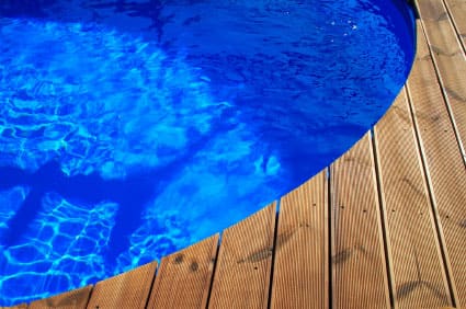 ‣ MyFixitUpLife How to build a pool deck