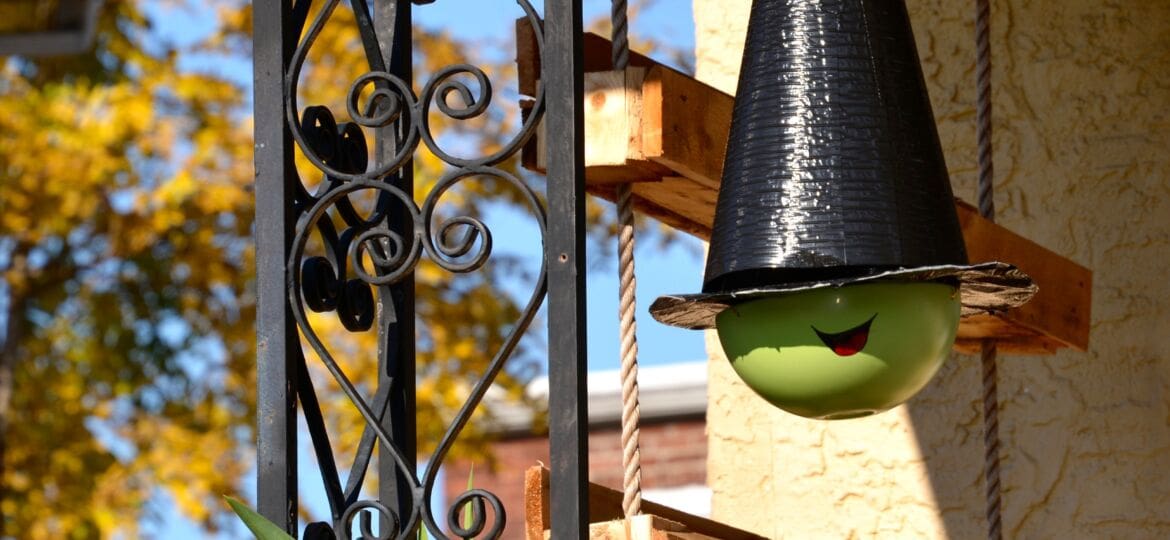 2015_MyFixitUpLife_Witch Craft_Laughing