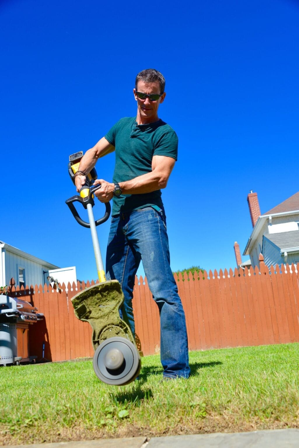 ‣ MyFixitUpLife DeWalt Cordless String Trimmer _MyFixitUpLife