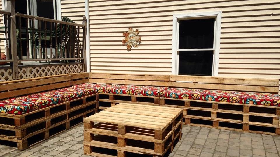 2015_MyFixituplife_Your DIY_Julie Grady-Pulnik_Pallet Couch