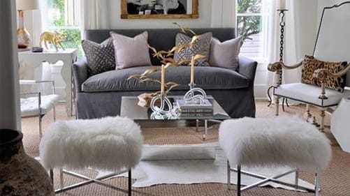 ‣ MyFixitUpLife Living room with personality. Mixing metals can be lush and luxe. Spotted from Leigh-Ann Allaire Perrault