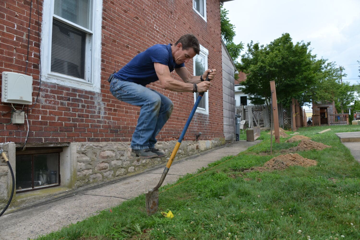 MyFixitUpLife_DIY_Building a fence_2 ‣ MyFixitUpLife ‣ MyFixitUpLife building a fence - home improvement