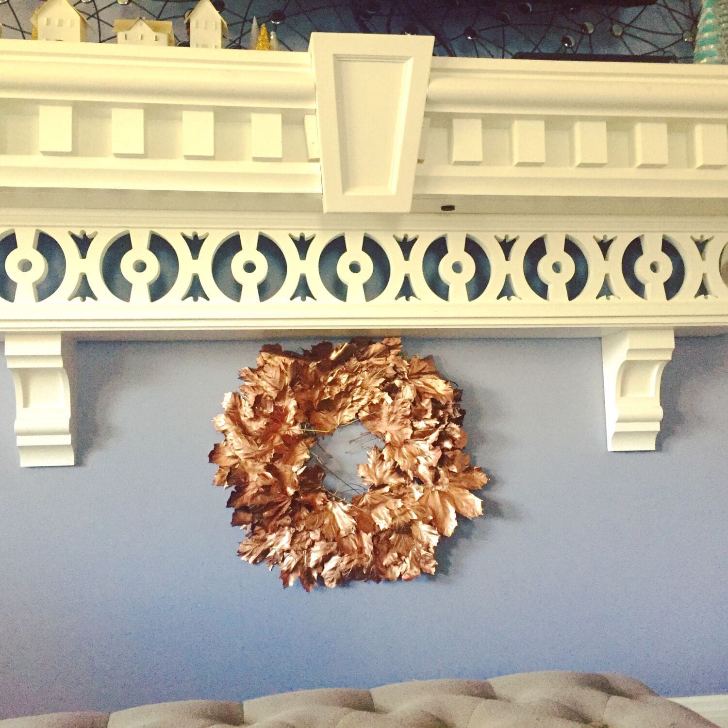 ‣ MyFixitUpLife Holiday wreath leaf paint rose gold myfixituplife