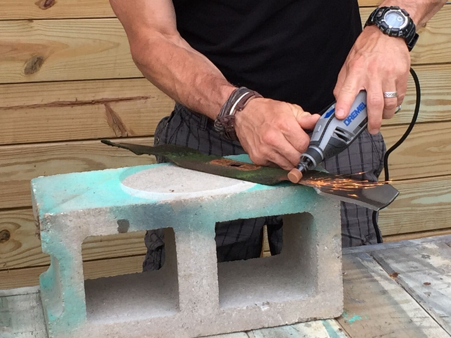 ‣ MyFixitUpLife sharpen a lawnmower blade