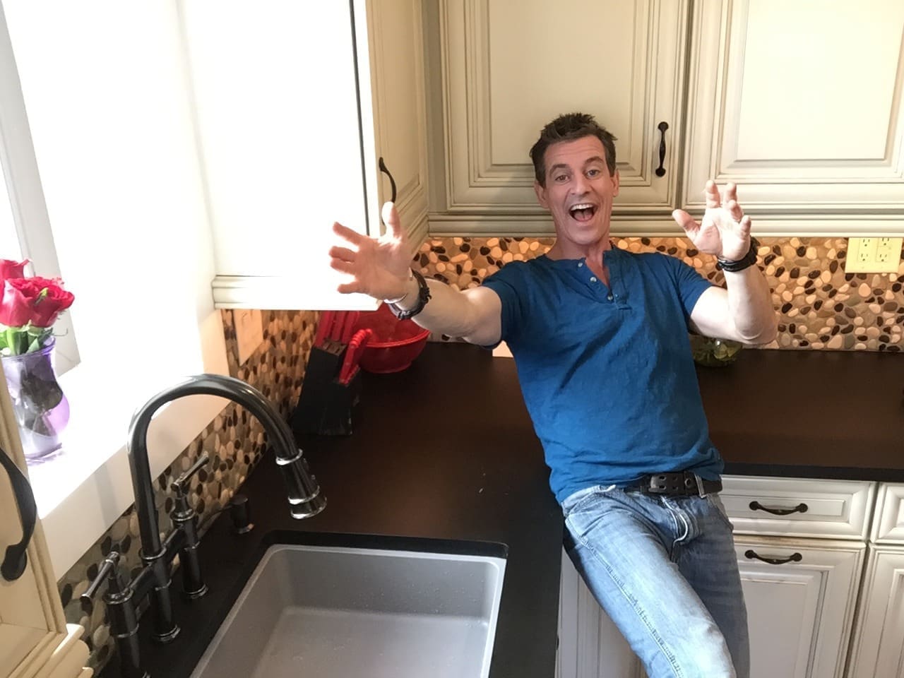 ‣ MyFixitUpLife kitchen makeover on a budget