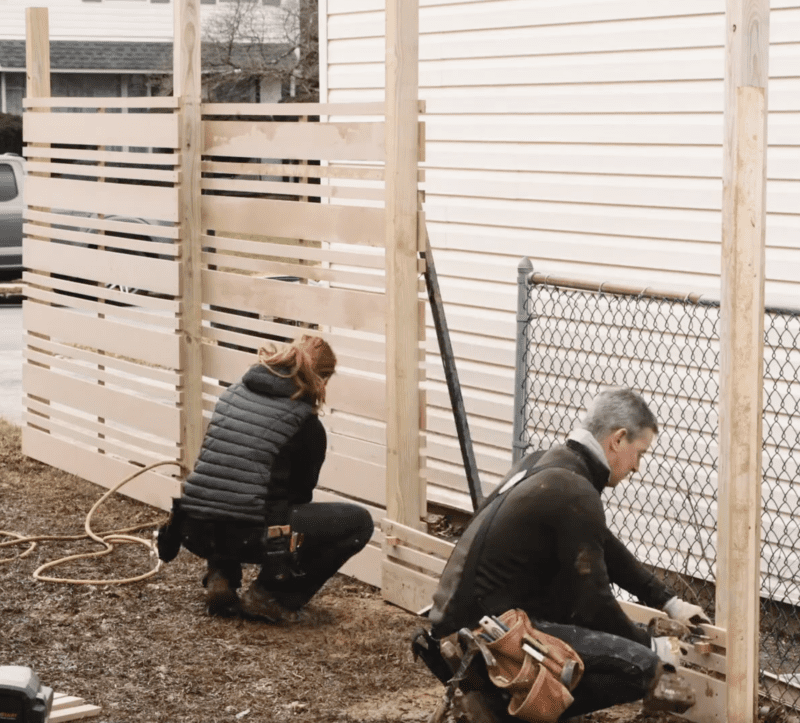 ‣ MyFixitUpLife Mark and Theresa build a privacy fence