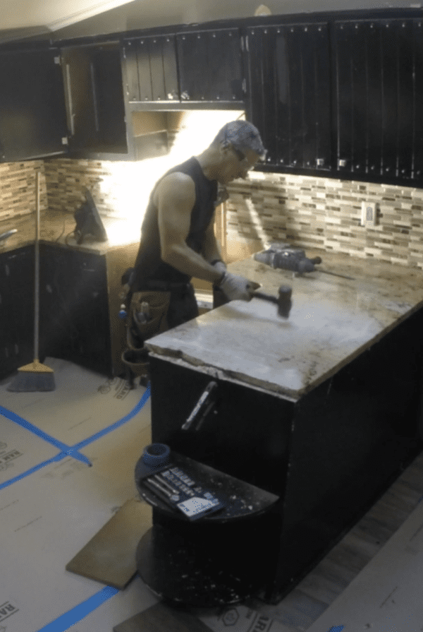 ‣ MyFixitUpLife I used my trusty sledgehammer (sledge hammer) to help break up this kitchen countertop. MyFixitUpLife