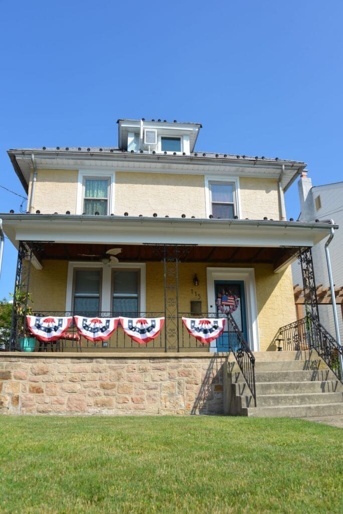 ‣ MyFixitUpLife MyFixitUpLife porch house